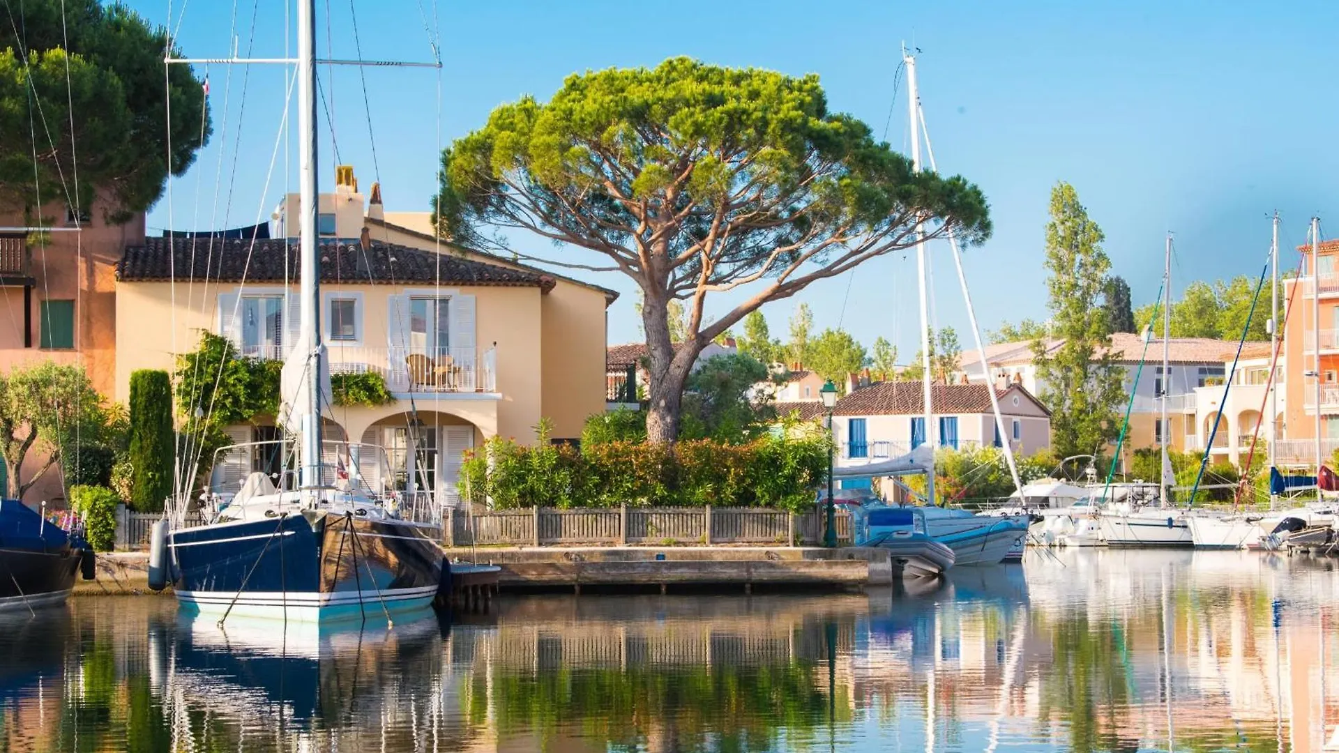 Fisherman House With Wifi And A Mooring In A Private Area - Parking Near-By Grimaud Holiday home