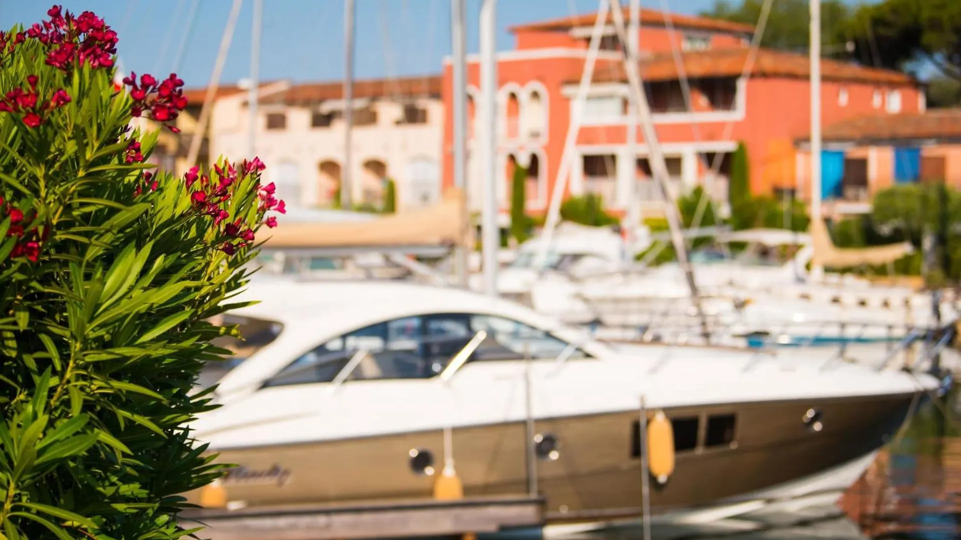 Fisherman House With Wifi And A Mooring In A Private Area - Parking Near-By Grimaud
