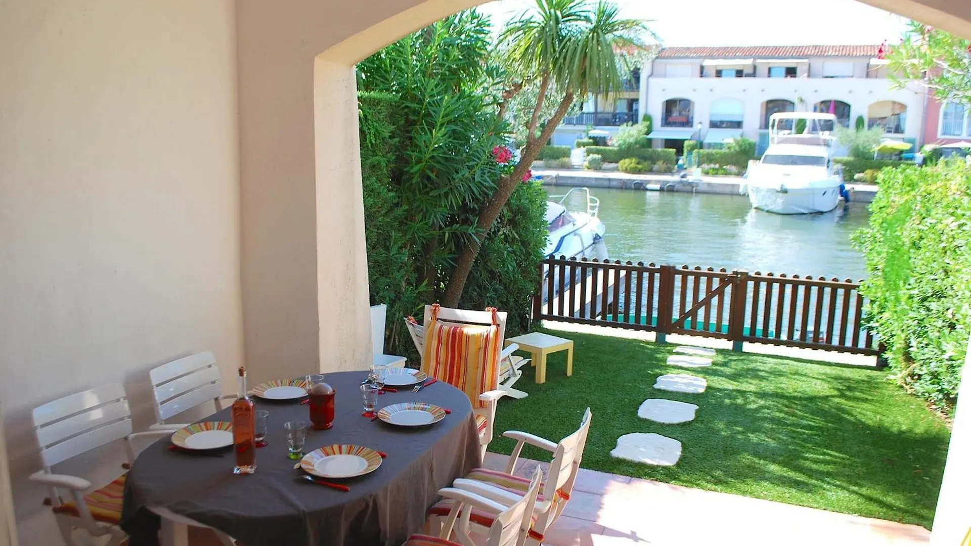 Fisherman House With Wifi And A Mooring In A Private Area - Parking Near-By Grimaud France