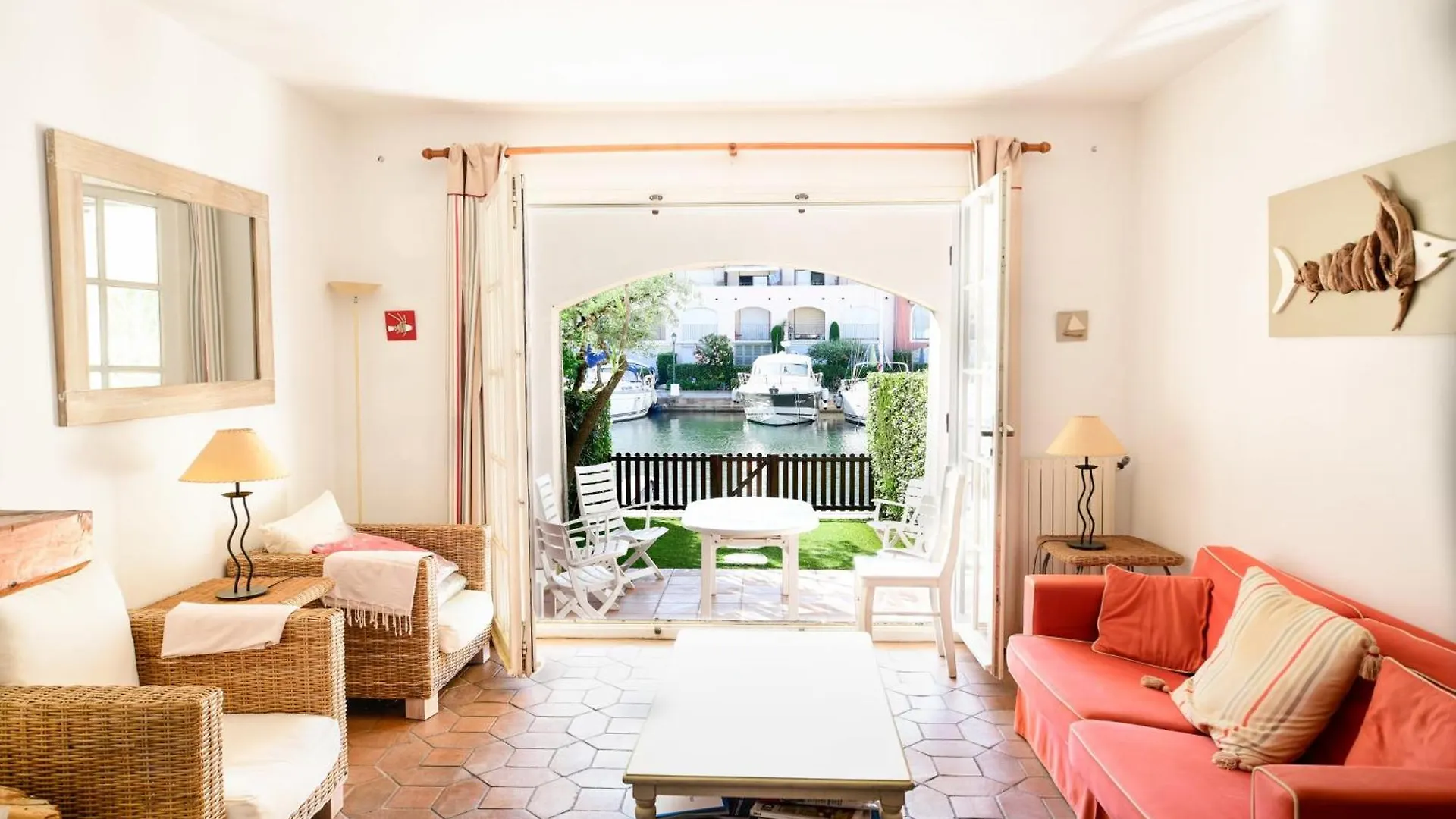 Fisherman House With Wifi And A Mooring In A Private Area - Parking Near-By Grimaud Vakantiehuis